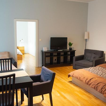 City Centre Garden Apartment With Parking Prague Ngoại thất bức ảnh